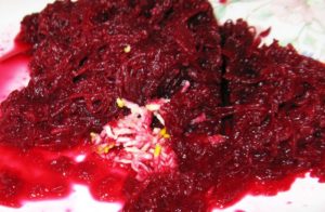 Может ли от свеклы окраситься кал