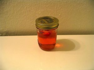 От чего красная моча у женщин